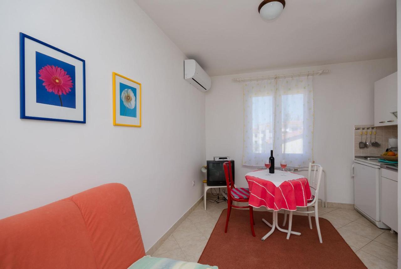 Apartments Milan Пореч Екстер'єр фото