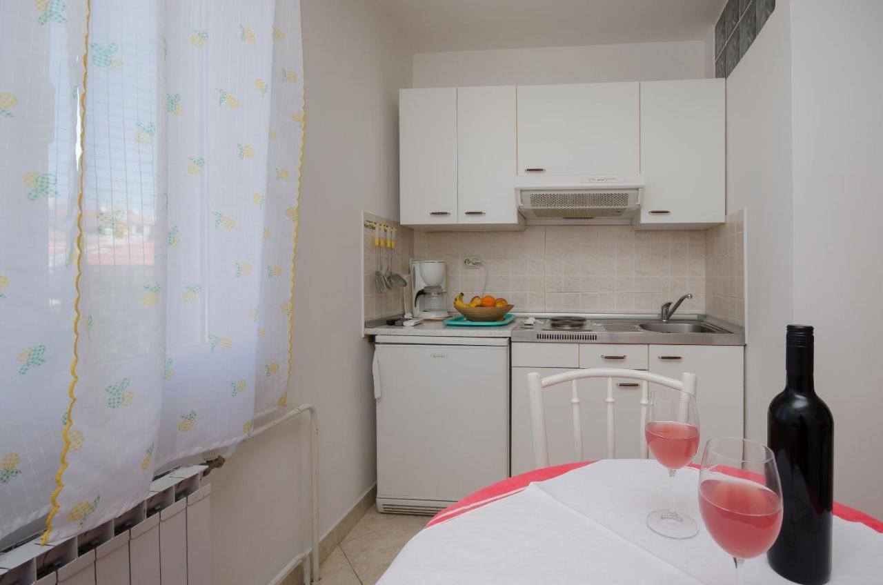 Apartments Milan Пореч Екстер'єр фото