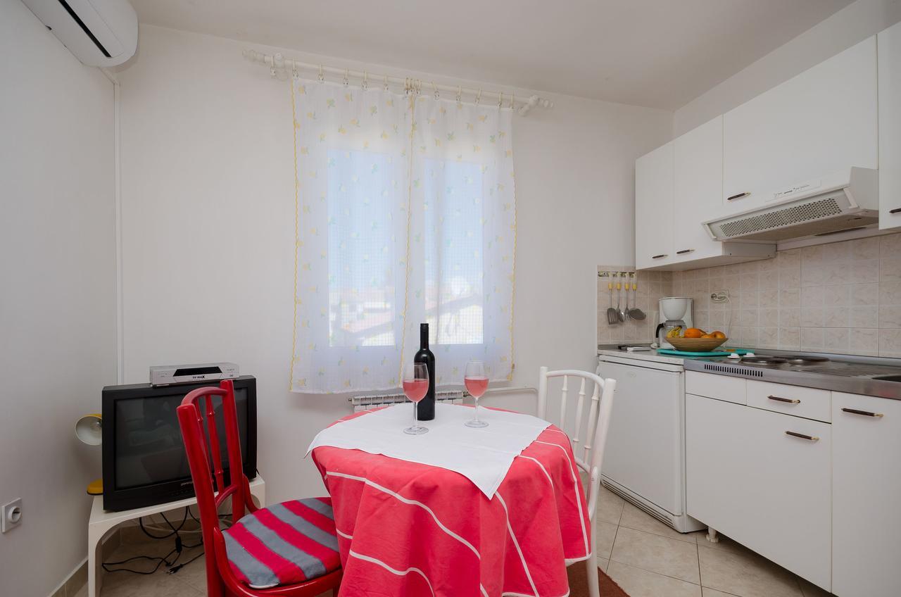 Apartments Milan Пореч Екстер'єр фото